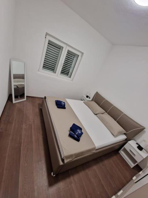 Obiteljski Stan Kastel Luksic Apartment Kaštela Exterior foto
