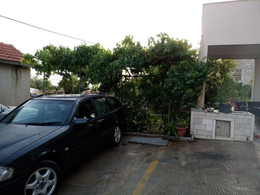 Obiteljski Stan Kastel Luksic Apartment Kaštela Exterior foto